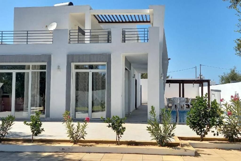 Magnifique Villa Avec Piscine Sur L'Ile De Djerba Pour Vacances Arkou Exteriör bild
