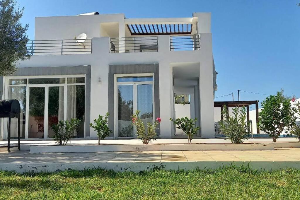 Magnifique Villa Avec Piscine Sur L'Ile De Djerba Pour Vacances Arkou Exteriör bild